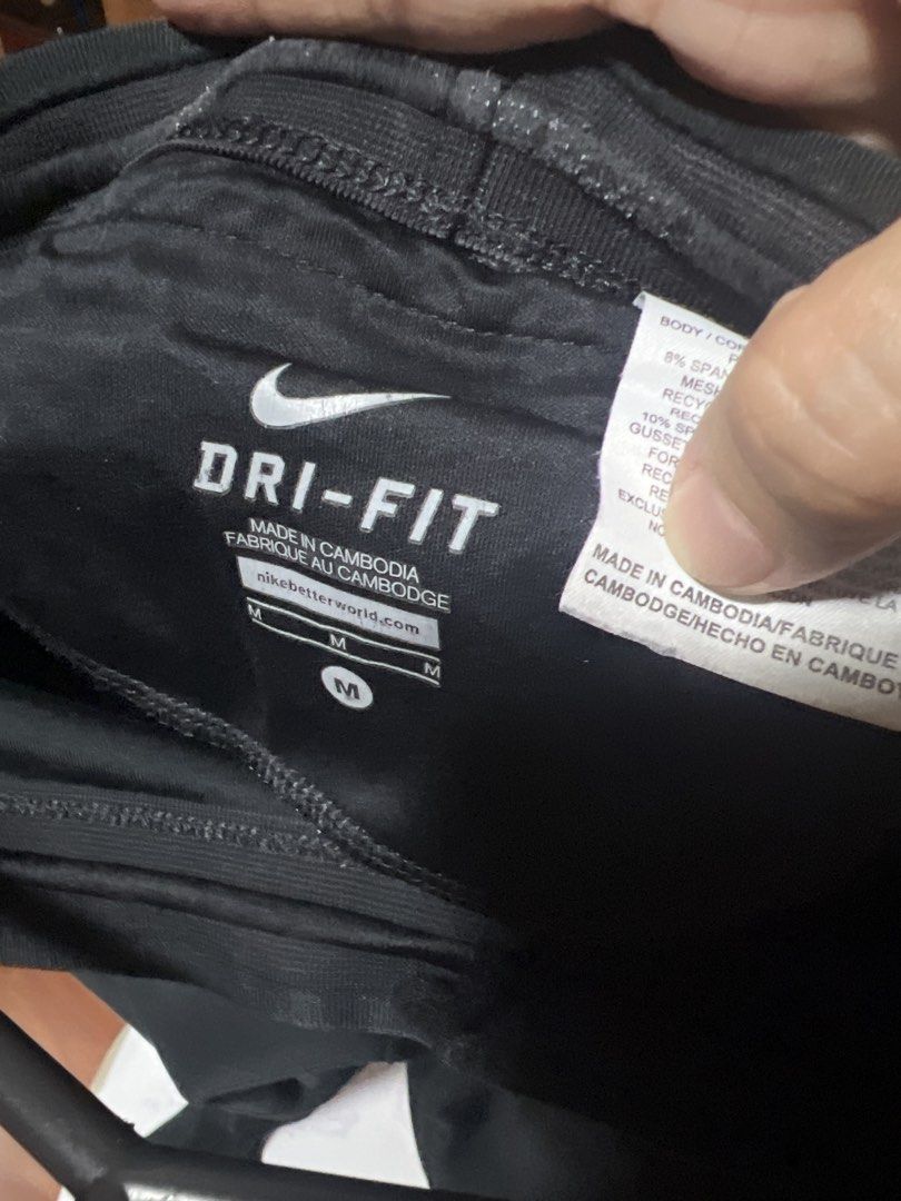 Nike Dri-Fit Running Tights Black Size M (Category: Activewear) located in Pasig City. Submitted by zebteashoppe01 (Listing ID 1462371774, Image 3). Description: - Black Nike Dri-Fit running tights - Size: Medium (M) - Made in Cambodia - Zippers at the ankle - Reflective details on the sides for enhanced visibility - Ideal for workouts and running Medium but fits small to medium Mop 09096535540 Jnt Pasig.