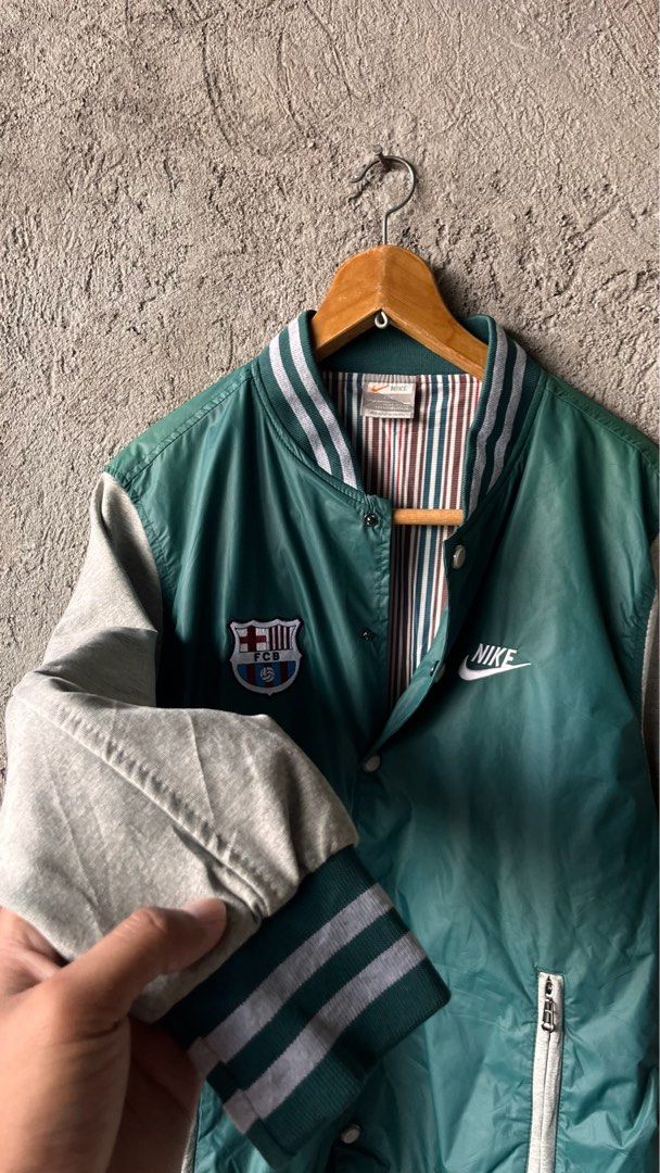 Nike FC Barcelona Snap-Button Bomber Jacket (Category: Coats, Jackets and Outerwear) located in Cabuyao City. Submitted by kisyana (Listing ID 1462358157, Image 3). Description: .