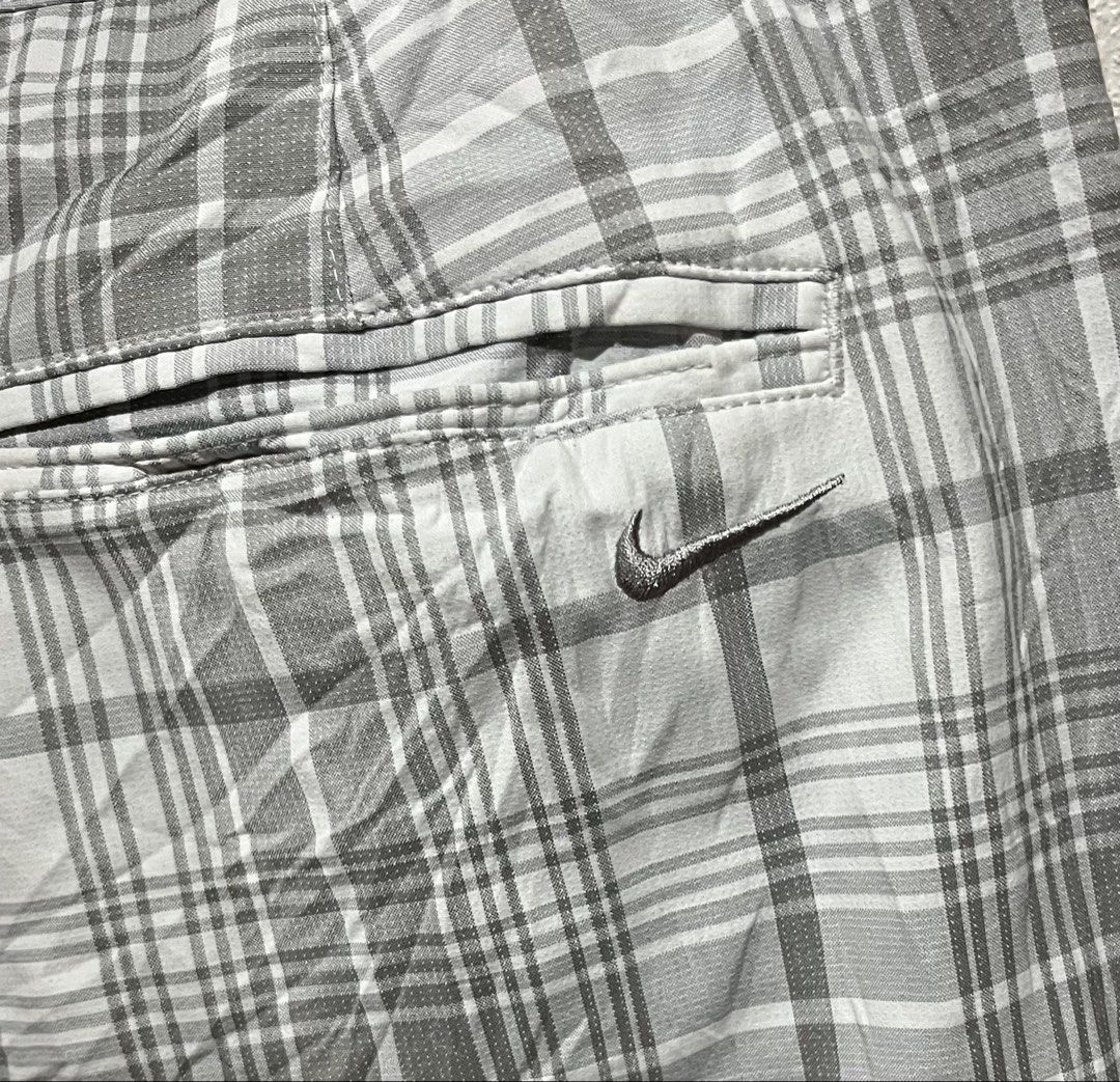 Nike Golf pants (Category: Trousers) located in Silay City. Submitted by princejohn19700 (Listing ID 1462411272, Image 3). Description: Waist 32-33 Length 38.