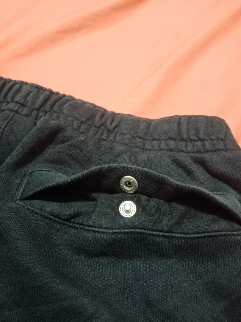 NIKE PANTS (Category: Joggers) located in Rizal. Submitted by shi.shiro (Listing ID 1462422665, Image 2). Description: waist 28-36 length 38 hem 7 needwash and loose stitch.