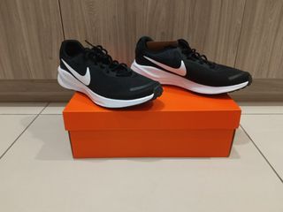 (Category: ) located in . Submitted by shoesman90 (Listing ID 1462389906, Image 1). Description: .