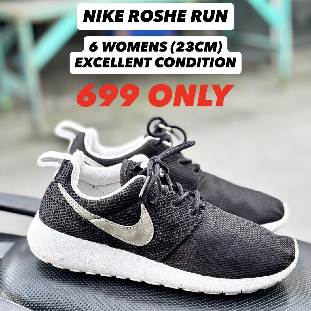 Nike Roshe Run Women's (Category: Sneakers) located in San Fernando. Submitted by kickslocker (Listing ID 1462352083, Image 1). Description: - Nike Roshe Run - Color: Black with white soles - Size: Women's US 6 (23cm) - Condition: Excellent, worn only a few times - Plenty of life left - Great deal!.