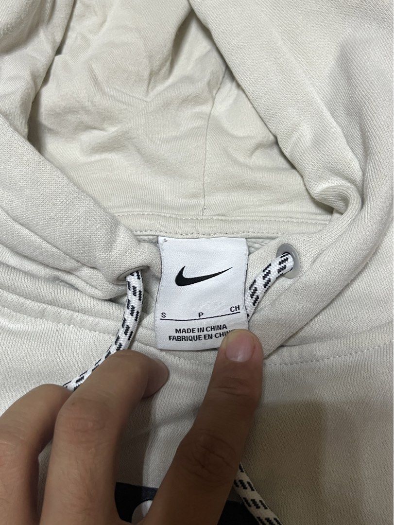 Nike Sabrina Hoodie (Category: Coats, Jackets and Outerwear) located in Iligan City. Submitted by curatedthrift.26 (Listing ID 1462317784, Image 2). Description: Nike Sabrina Hoodie authentic size Small on tag negotiable.