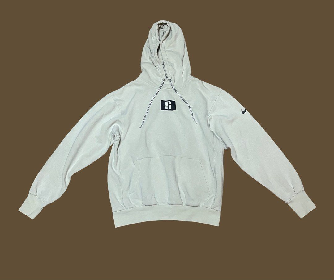 Nike Sabrina Hoodie (Category: Coats, Jackets and Outerwear) located in Iligan City. Submitted by curatedthrift.26 (Listing ID 1462317784, Image 1). Description: Nike Sabrina Hoodie authentic size Small on tag negotiable.