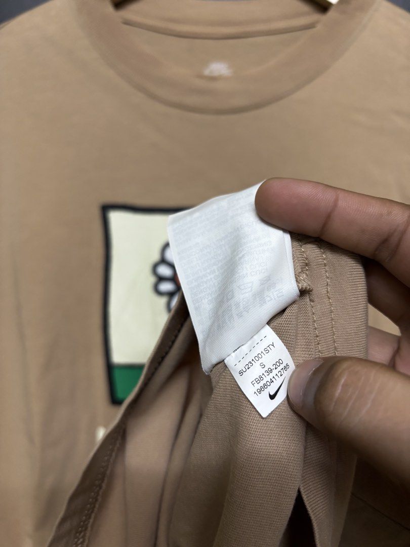 Nike SB (Category: Tshirts & Polo Shirts ) located in Cavite. Submitted by staythrifted.23 (Listing ID 1462291588, Image 3). Description: Size : Small on 🏷️ Medium best fit Dimes : Lenght 27 Width 20.5 Condition : Like new Color rate : 9.8/10 Washed and ready to wear Issue : None Loc. Cavite We ship nationwide Payment first.