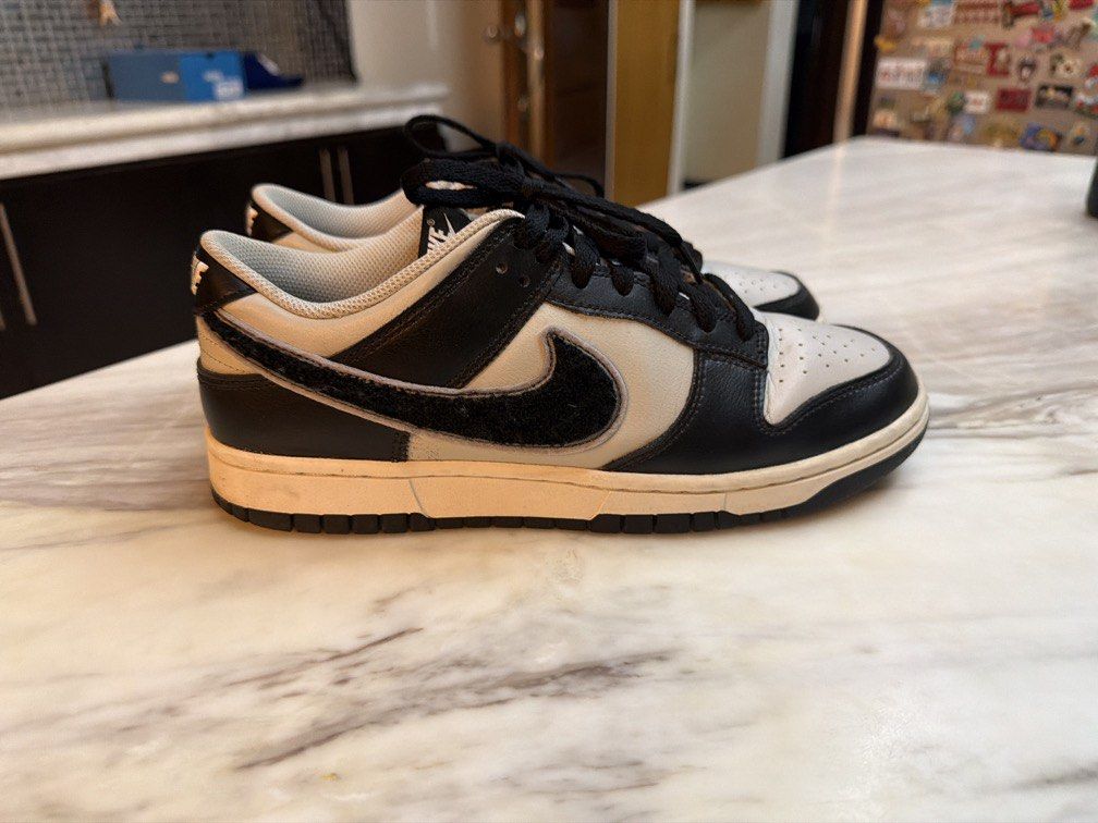 Nike Sb dunks Chenille swoosh (Category: Sneakers) located in Cabanatuan. Submitted by rosecii (Listing ID 1462357473, Image 3). Description: .