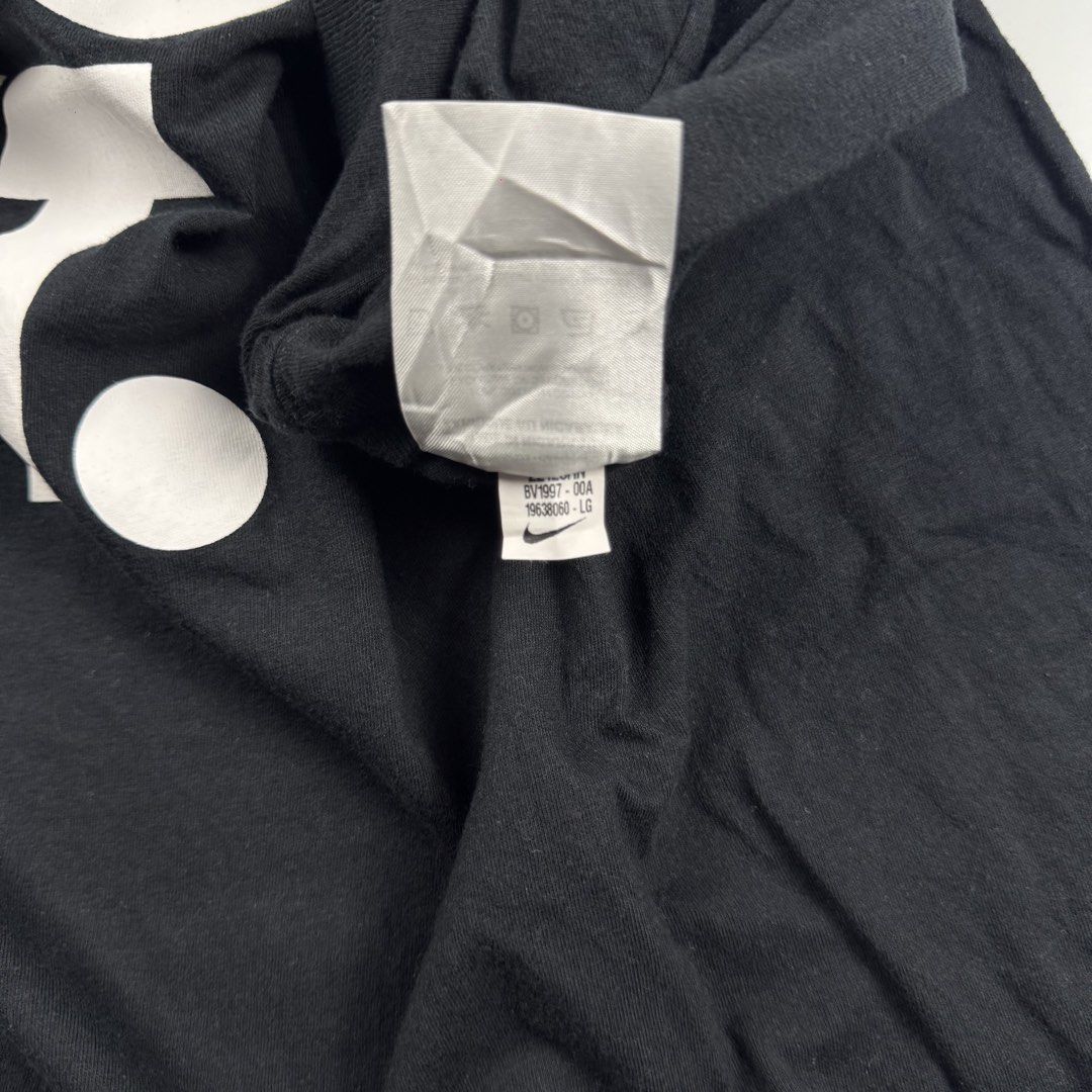 Nike shirt (Category: Activewear) located in Bulacan. Submitted by b4mzz (Listing ID 1462377482, Image 3). Description: .