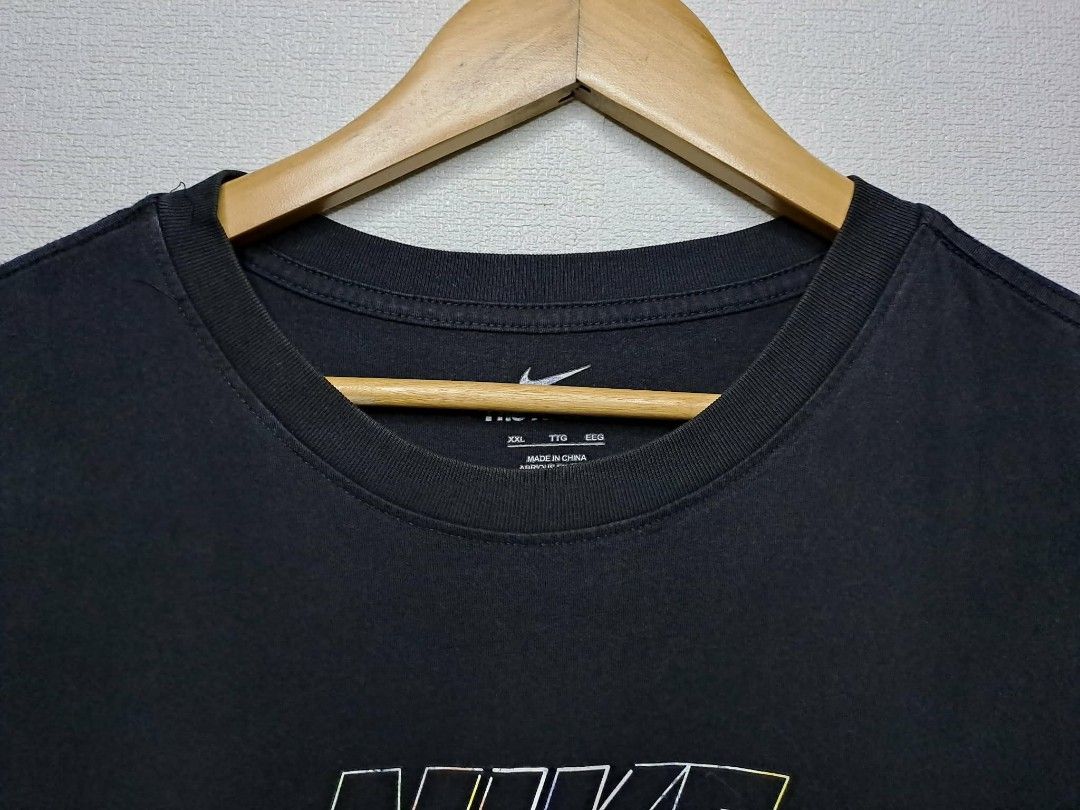 Nike Swoosh (Category: Tshirts & Polo Shirts ) located in Manila. Submitted by yaseen__73 (Listing ID 1462419887, Image 3). Description: Nike Swoosh XXL on Tag - Width 22 - Length 28½ - Color Rate 9.5/10 - No Issue - In Excellent Condition - Pre Owned Free Shipping Via J&T Express MOP : G C A S H B A N K T R A N S F E R Seller's Location : 📍Brgy. Pansol, Q.C.