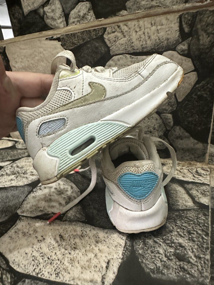 NIKE TODDLER AIRMAX (Category: Babies & Kids Fashion) located in Baguio. Submitted by azbentabols (Listing ID 1462278886, Image 1). Description: NIKE TODDLER AIRMAX Unisex Good condition(needs washing) 16-17cms ₱750.