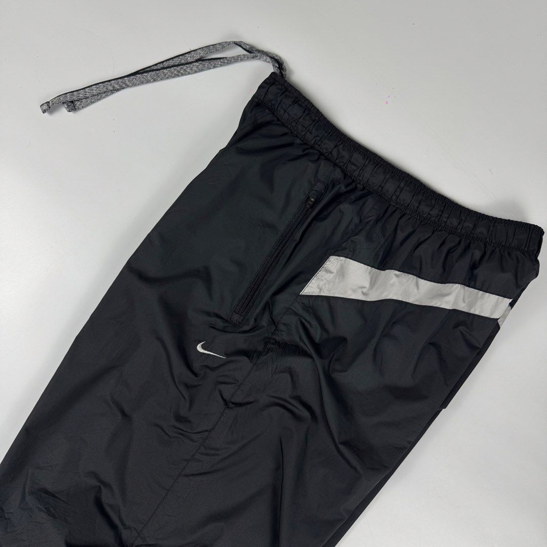 Nike Track Pants (Category: Activewear) located in Bulacan. Submitted by b4mzz (Listing ID 1462376516, Image 3). Description: Nike track pants Width: 28-38 Length: 40 | 10 Leg open Dm for more details📥.