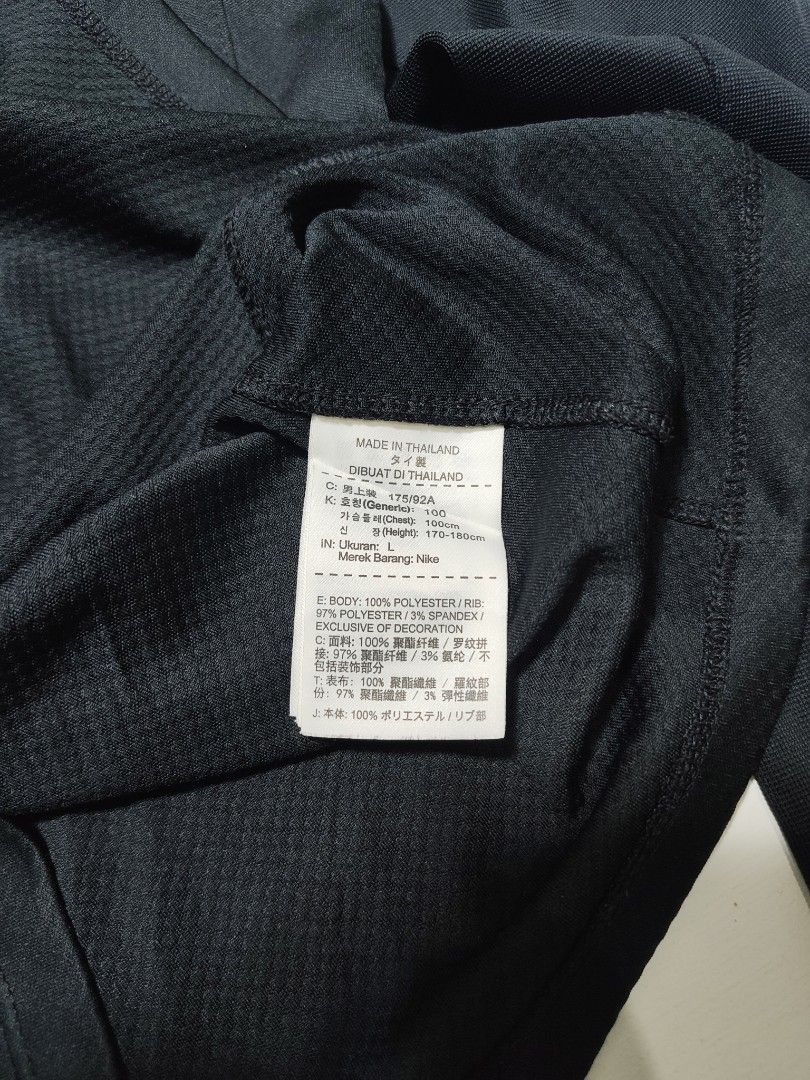NIKE TRAINING SHIRT STORM FIT (Category: Activewear) located in Tumauini. Submitted by znernatpiece (Listing ID 1462272248, Image 3). Description: NIKE TRAINING SHIRT EXCELLENT CONDITION NO ISSUE ACTUAL DIMENSIONS ON PICTURES +SF.