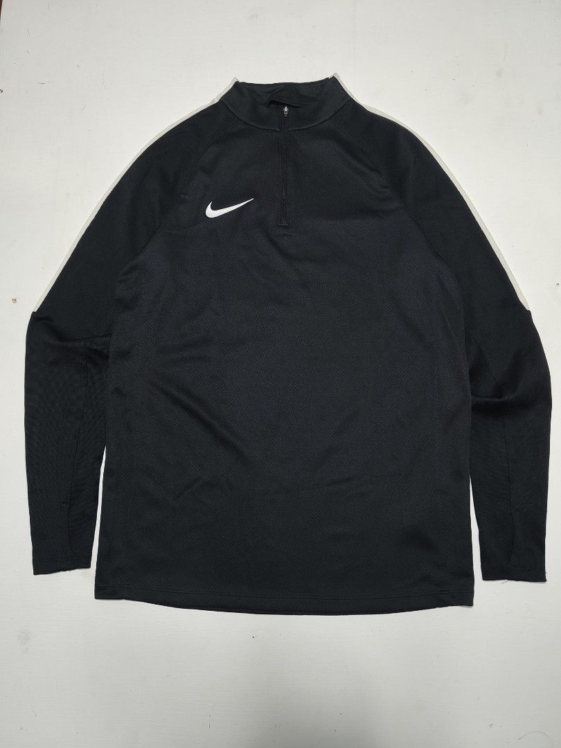 NIKE TRAINING SHIRT STORM FIT (Category: Activewear) located in Tumauini. Submitted by znernatpiece (Listing ID 1462272248, Image 1). Description: NIKE TRAINING SHIRT EXCELLENT CONDITION NO ISSUE ACTUAL DIMENSIONS ON PICTURES +SF.