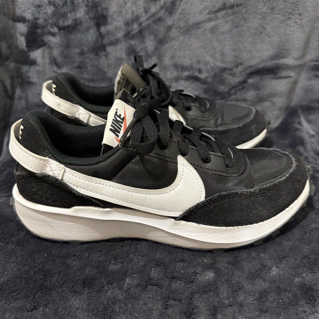 Nike Waffle Debut (Womens) (Category: Sneakers) located in Cainta. Submitted by missbelle.ph (Listing ID 1462336721, Image 3). Description: Womens Nike Waffle Debut Size: US7.5 / 24.5cm With box.