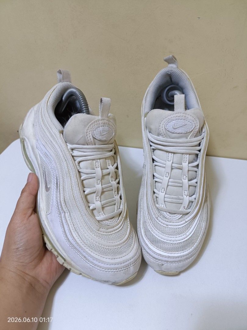 Nike women's shoes (Category: Sneakers) located in Baguio. Submitted by mariemaeb53657 (Listing ID 1462424051, Image 1). Description: .
