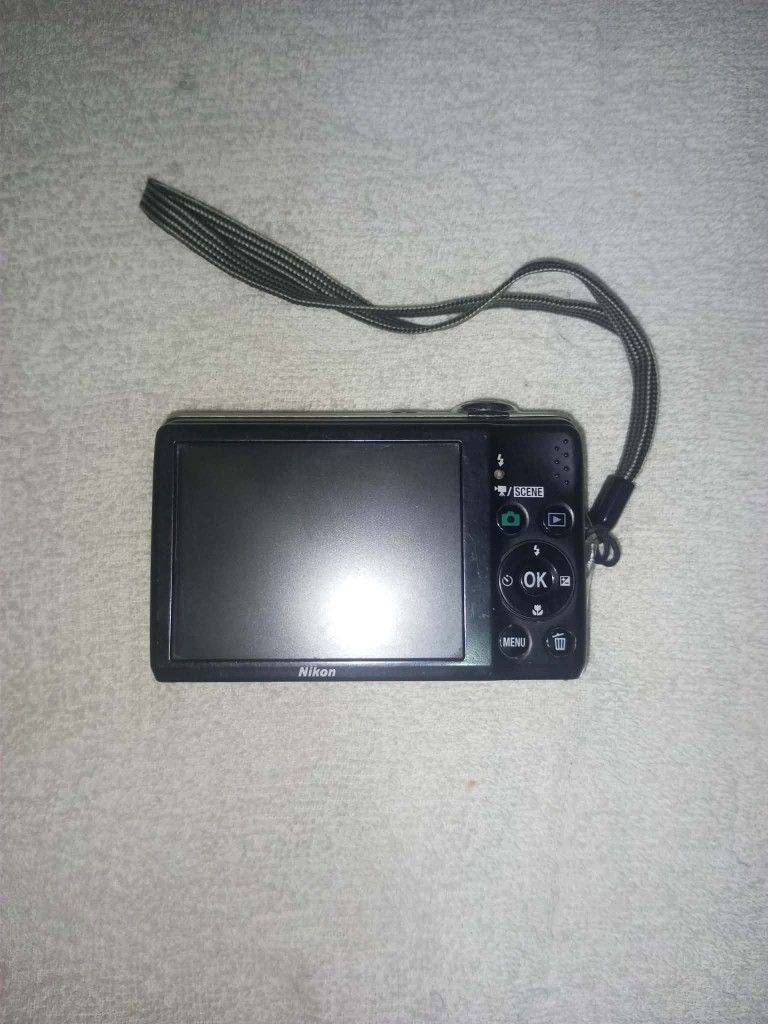 Nikon Coolpix L22 Digital Camera Silver (Category: Cameras) located in Cotabato. Submitted by safeocean_8cba17 (Listing ID 1462319383, Image 2). Description: - Silver Nikon Coolpix L22 Digital Camera - 3x Optical Zoom Lens - Clear Screen with Menu Options - Includes Wrist Strap - Ideal for Casual Photography minimal issue, pm for more infos.