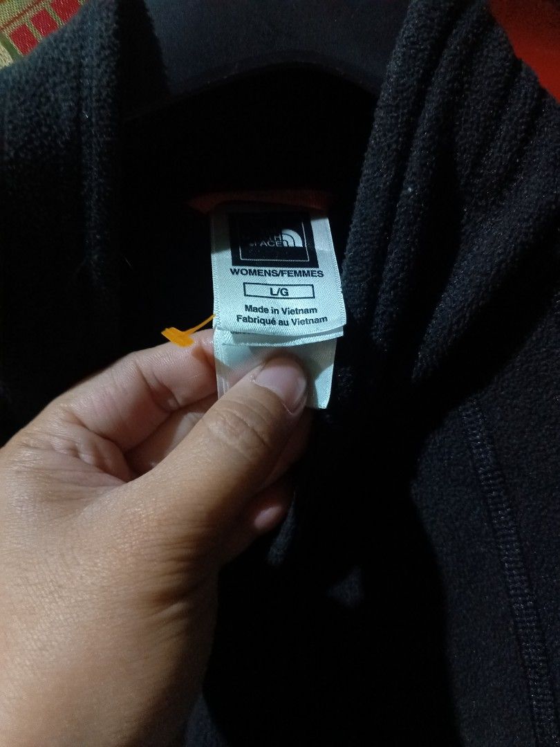 NORTH FACE (Category: Coats, Jackets and Outerwear) located in Tanauan. Submitted by tyrone4 (Listing ID 1462322457, Image 3). Description: women's The North Face (TNF) full-zip fleece jacket size 22*24 Good as new.