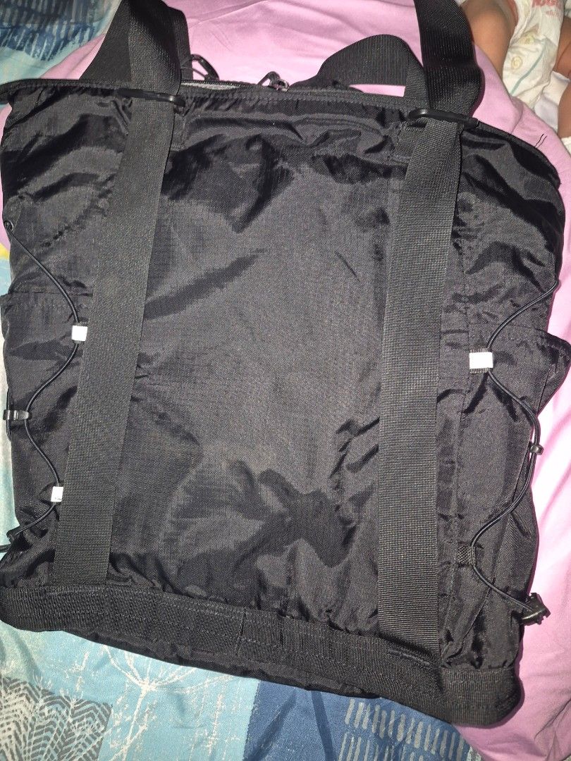 North Face Black Borealis Tote Backpack (Category: Tote Bags) located in Taguig. Submitted by snouiemeow (Listing ID 1462350821, Image 2). Description: - original authentic morthface bag that can be worn as tote or backpack - slightly used - no issues or stain - zippers are working good and original - RFS: decluttering.