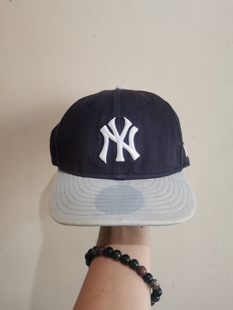 NY NE snapback (Category: Caps & Hats) located in Davao. Submitted by marcio17 (Listing ID 1462281011, Image 1). Description: Good condition 8 color rate Issue : sign of usaged 450 freeshipping only.