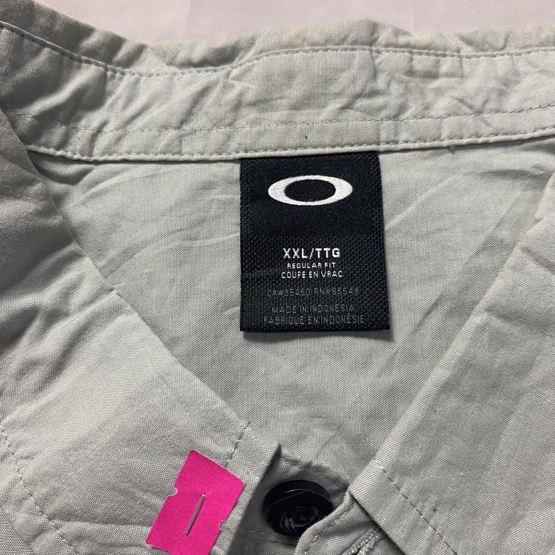 OAKLEY (Category: Tshirts & Polo Shirts ) located in Dasmarinas. Submitted by alejandrogsss (Listing ID 1462336065, Image 3). Description: AOKLEY POLO BOTTOM DOWN SIZE XXL 25/31 GOOD CONDITION 499 +SF.