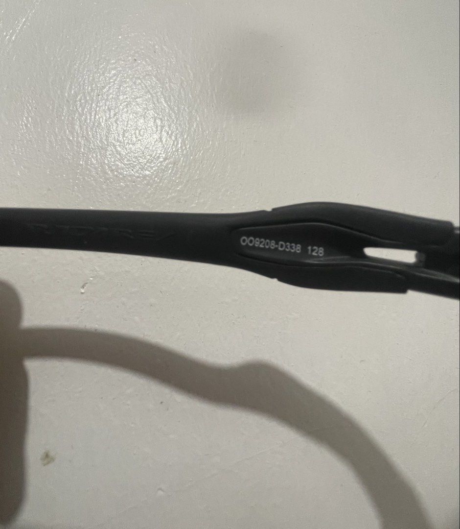 Oakley Radar EV Path (Category: Sunglasses & Eyewear) located in Quezon City. Submitted by newflower_5254b6 (Listing ID 1462402209, Image 2). Description: FOR SALE or SWAP Oakley Radar EV Path (High Resolution Carbon/Dot pattern) ZERO peeling, ZERO bubbling, and no scratches. Loc: Antipolo/Marikina Issue: NO hard case included 6.5k only, NEGOTIABLE for sure buyers. No meet ups, pick up or lalamove only. PM for more details .