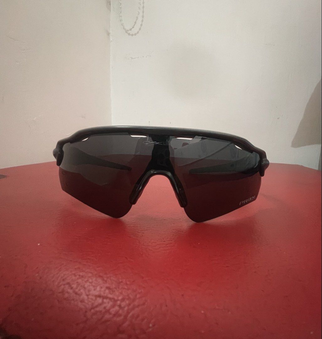 Oakley Radar EV Path (Category: Sunglasses & Eyewear) located in Quezon City. Submitted by newflower_5254b6 (Listing ID 1462402209, Image 3). Description: FOR SALE or SWAP Oakley Radar EV Path (High Resolution Carbon/Dot pattern) ZERO peeling, ZERO bubbling, and no scratches. Loc: Antipolo/Marikina Issue: NO hard case included 6.5k only, NEGOTIABLE for sure buyers. No meet ups, pick up or lalamove only. PM for more details .
