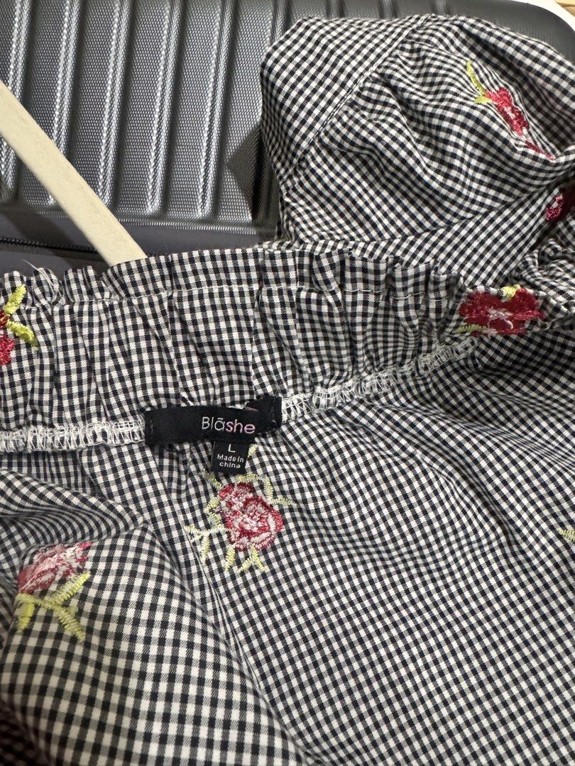 Off Shoulder Gingham top (Category: Blouses) located in Paranaque City. Submitted by simplylizzy (Listing ID 1462365739, Image 3). Description: -good qual -embroided flowers ✅ As described and shown in photos. Please review all photos and the description. Feel free to ask for more photos or details, happy to send. All sales are final..
