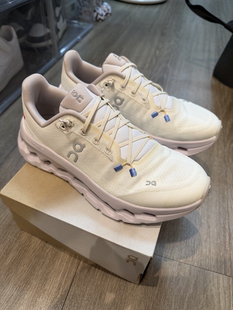 ON Cloudtilt (Category: Sneakers) located in Pasig City. Submitted by joy_b_ (Listing ID 1462303154, Image 2). Description: Size: 24.5cm or 7.5 US, I am a size 7 but I size up for this style Complete with box.