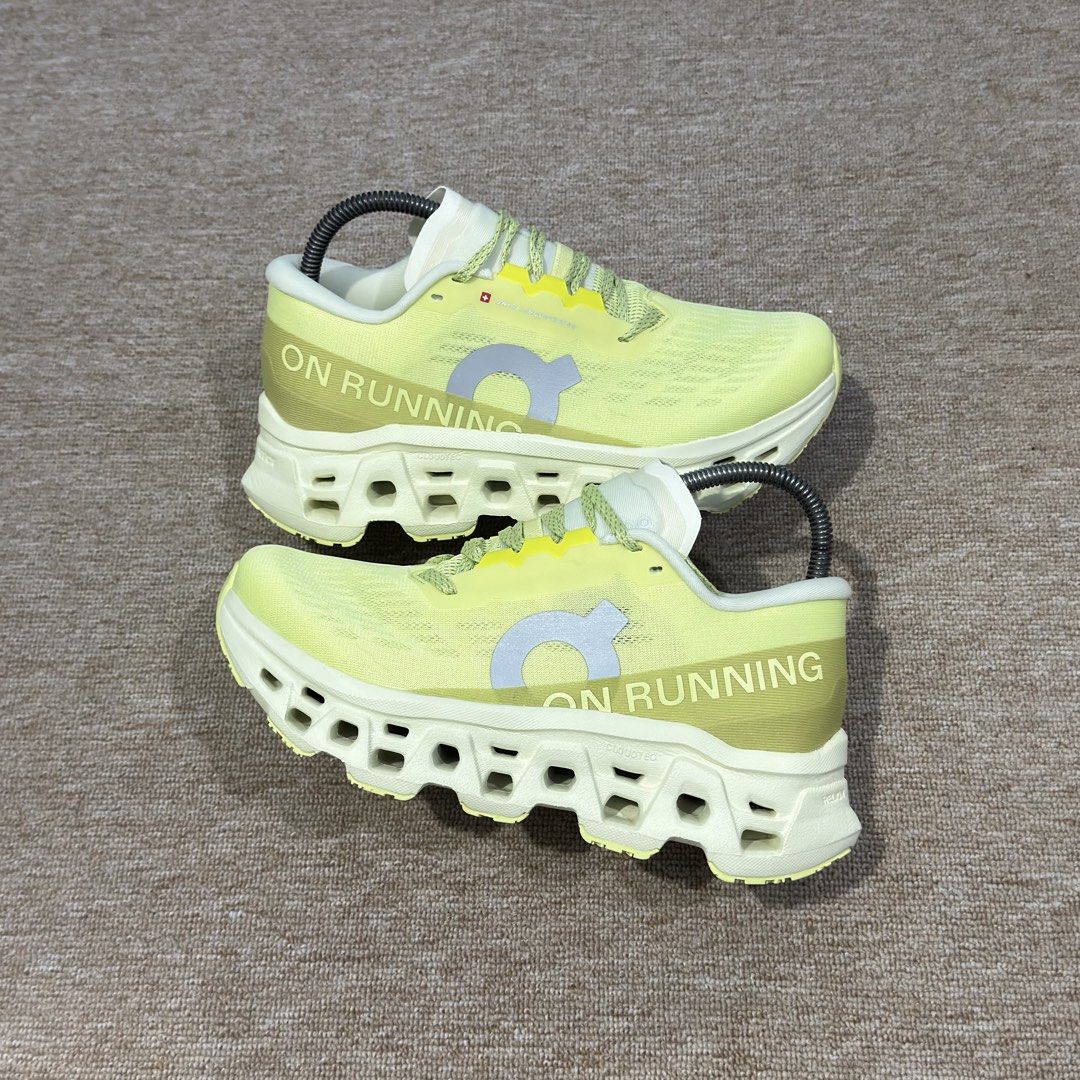 ON COOUD MONSTER 3 LIME (Category: Sneakers) located in Cebu City. Submitted by kierford0318 (Listing ID 1462325535, Image 1). Description: US WOMENS-8 EUR-39 CM-24 EXCELLENT CONDITION ✅ORIGINAL.