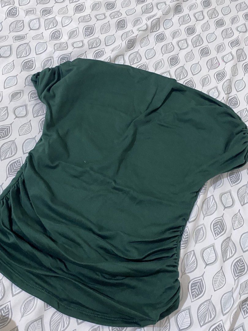 One Sided green top (Category: Others Tops) located in Quezon City. Submitted by irldn_ (Listing ID 1462430511, Image 1). Description: Can fit XS- S.
