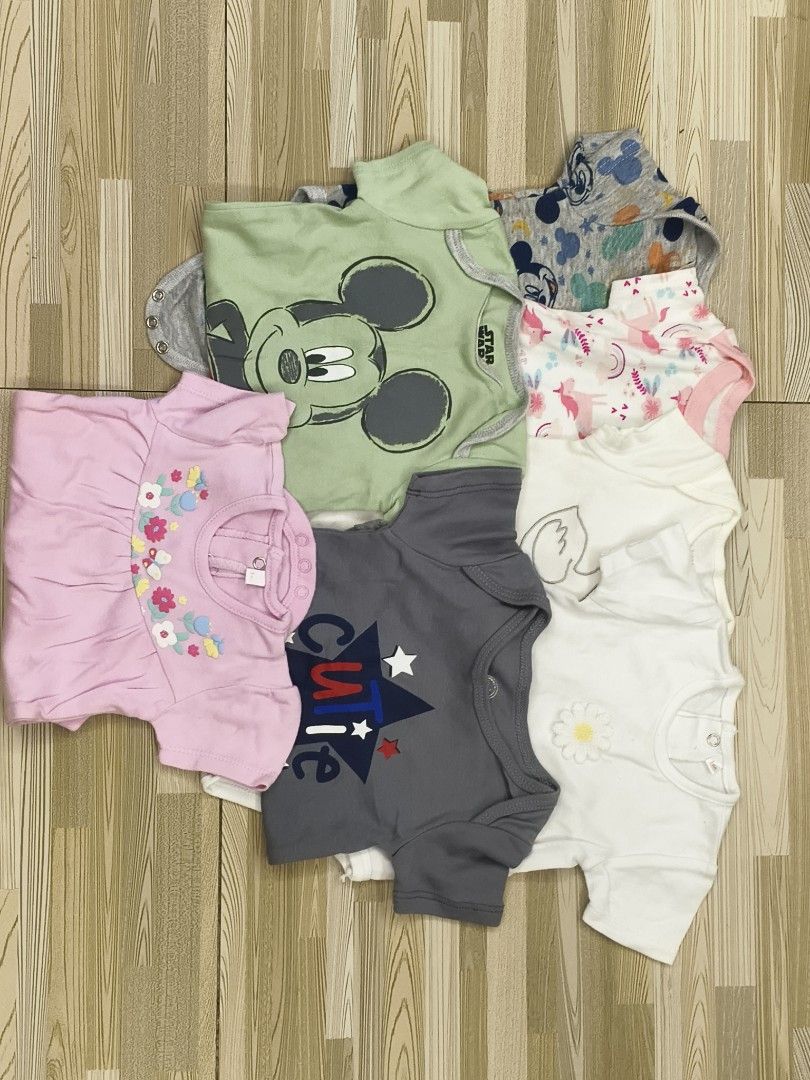 onesies 7pc (Category: Babies & Kids Fashion) located in Bulacan. Submitted by threelittleclassics (Listing ID 1462336118, Image 2). Description: onesies never used. na stocked lang need wash lang po.