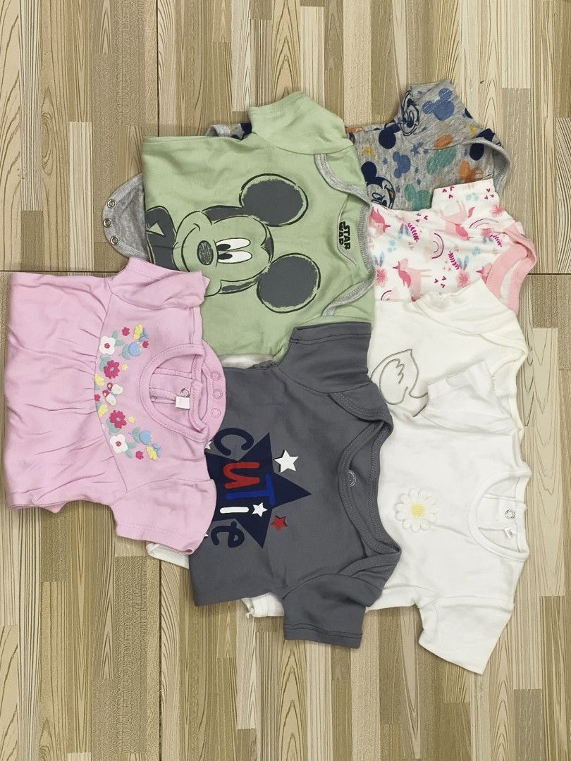onesies 7pc (Category: Babies & Kids Fashion) located in Bulacan. Submitted by threelittleclassics (Listing ID 1462336118, Image 3). Description: onesies never used. na stocked lang need wash lang po.