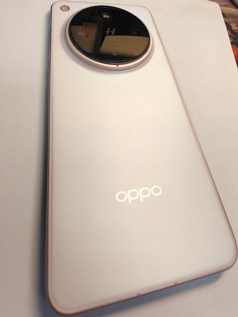 OPPO Find X8 Ultra 衛星通訊版 16GB+1TB （分類：OPPO）位於 Hong Kong。 由 Dickwun 提交（商品編號 1462343075，圖片 3）。簡介： OPPO Find X8 Ultra 衛星通訊版，晨曦微光色，16GB RAM，1TB 儲存空間。Snapdragon 8 至尊版處理器，6100mAh 電池。主鏡頭有 5000萬像素，前鏡頭 3200萬像素。電池健康度 99%。機身無花無痕無碰撞全新一樣。。