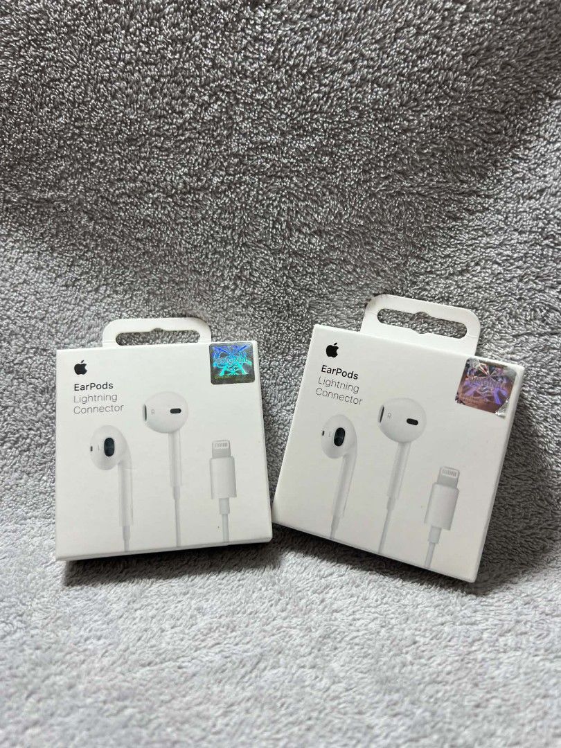 Original iPhone Earphones – Lightning & Type-C (Category: Earphones) located in Manila. Submitted by warm_jamin (Listing ID 1462288516, Image 3). Description: 🎧 Original iPhone Earphones – Lightning & Type-C 🔌 Available in Lightning & USB Type-C 📦 Sealed Items / Brand New 🎵 Clear & Crisp Sound Quality 📱 Compatible with supported iPhone models 🚚 Same-Day Delivery Around Manila 📍 Pickup Available 📩 PM us for price, availability & orders.