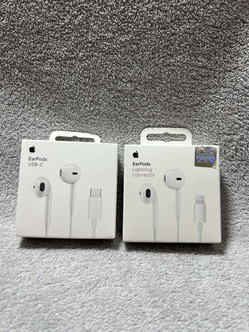 Original iPhone Earphones – Lightning & Type-C (Category: Earphones) located in Manila. Submitted by warm_jamin (Listing ID 1462288516, Image 1). Description: 🎧 Original iPhone Earphones – Lightning & Type-C 🔌 Available in Lightning & USB Type-C 📦 Sealed Items / Brand New 🎵 Clear & Crisp Sound Quality 📱 Compatible with supported iPhone models 🚚 Same-Day Delivery Around Manila 📍 Pickup Available 📩 PM us for price, availability & orders.