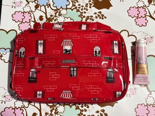 (Category: ) located in . Submitted by thrifty_trinkets_by_anais (Listing ID 1462307457, Image 1). Description: .