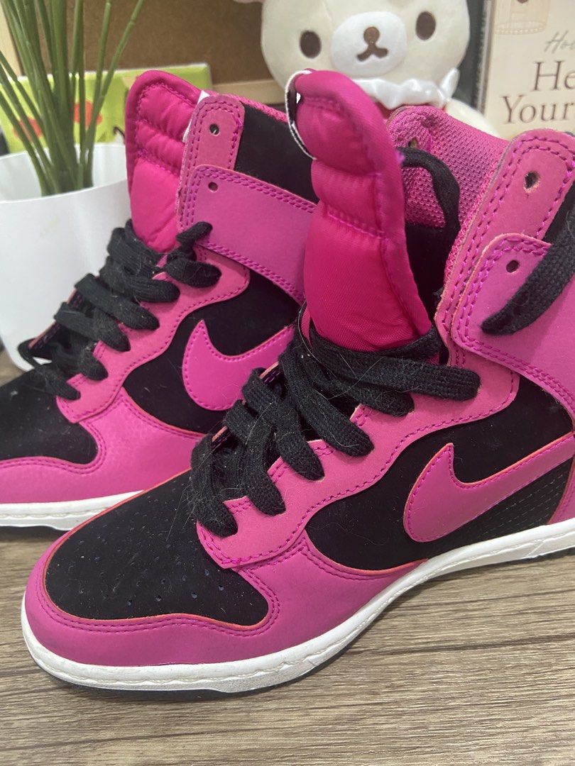 Original Nike Dunk Sky Size (US) 8 (Category: Sneakers) located in Marikina City. Submitted by shpwthayi (Listing ID 1462353691, Image 2). Description: - Nike Dunk High Sky sneakers - Color: Pink and Black - Size: US 8 (EUR 39 / UK 6) - Style: High-top, lace-up closure - Perfect for casual wear .