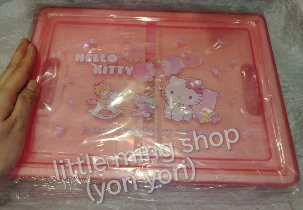 Original Sanrio 2021 Hello Kitty Small Foldable Plastic Storage Box with Lid (Category: Storage Boxes & Baskets) located in Manila. Submitted by littlemingshop (Listing ID 1462354382, Image 1). Description: 09-17-2026 brand new, never used it, rarely (Small) Original Sanrio 2021 Hello Kitty Foldable Plastic Storage Box with Lid Size: Small material:PP Helps you keep your things organized and neat. Stackable for increased storage in the same space