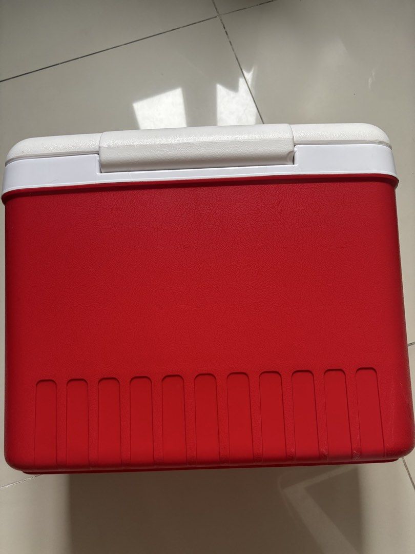Orocan 15 Liters Red Icebox (Category: Food Organization & Storage) located in Quezon City. Submitted by saveproject (Listing ID 1462337838, Image 2). Description: Approx size in inches: L: 15.7 H: 12.8 W: 9.8 Price is fixed. Shipping fee c/o buyer.