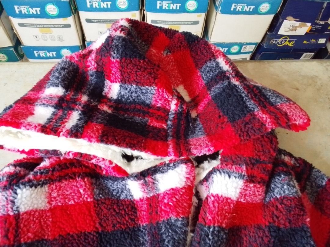 Outwear US BNEWTAG (Category: Coats, Jackets and Outerwear) located in Los Banos. Submitted by mania-62906 (Listing ID 1462301291, Image 2). Description: BNewtag. US Large. Heavy duty. Bulky. For cold climate..