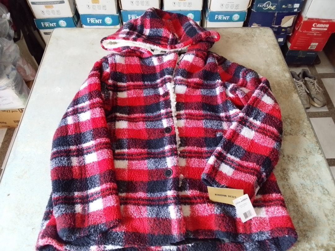 Outwear US BNEWTAG (Category: Coats, Jackets and Outerwear) located in Los Banos. Submitted by mania-62906 (Listing ID 1462301291, Image 1). Description: BNewtag. US Large. Heavy duty. Bulky. For cold climate..