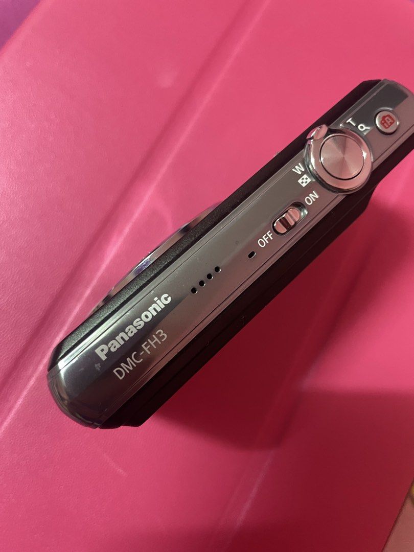 Panasonic Lumix DMC-FH3 Digital Camera (DigiCam) (Category: Cameras) located in Santa Ana. Submitted by gwiyommis (Listing ID 1462354105, Image 3). Description: Specs: - 14 Megapixels - Body Condition: 9/10 (very makinis and light scratches only) - NO ISSUE at all - Screen is very clear as well as lens - Very very crisp outputs even the video output and audio!!! Inclusions: - original Panasonic battery - 2gb SD Card - Type-C card reader - univers