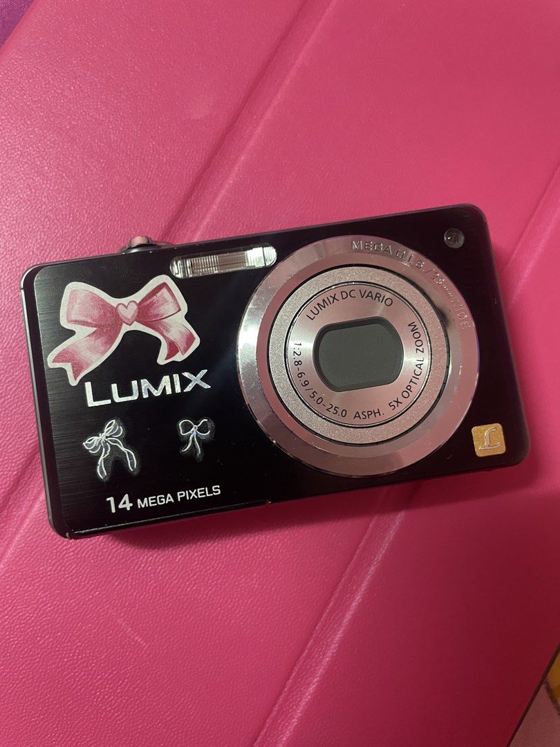 Panasonic Lumix DMC-FH3 Digital Camera (DigiCam) (Category: Cameras) located in Santa Ana. Submitted by gwiyommis (Listing ID 1462354105, Image 1). Description: Specs: - 14 Megapixels - Body Condition: 9/10 (very makinis and light scratches only) - NO ISSUE at all - Screen is very clear as well as lens - Very very crisp outputs even the video output and audio!!! Inclusions: - original Panasonic battery - 2gb SD Card - Type-C card reader - univers