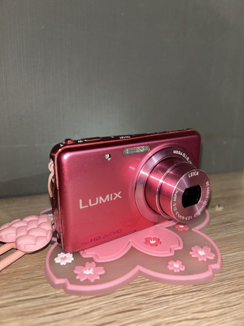 Panasonic Lumix DMC-FX80 Pink Digital Camera (Category: Cameras) located in Antipolo. Submitted by beautyxiii (Listing ID 1462266826, Image 1). Description: - Pink Panasonic Lumix DMC-FX80 camera - Features a high-quality Leica lens - Records Full HD AVCHD video BODY 8/10 Comes with original charger Touchscreen Japanese language only tho easy no navigate Issue: last 2 pictures my line even when ON and OFF when i bought this wala siyang ganun napa