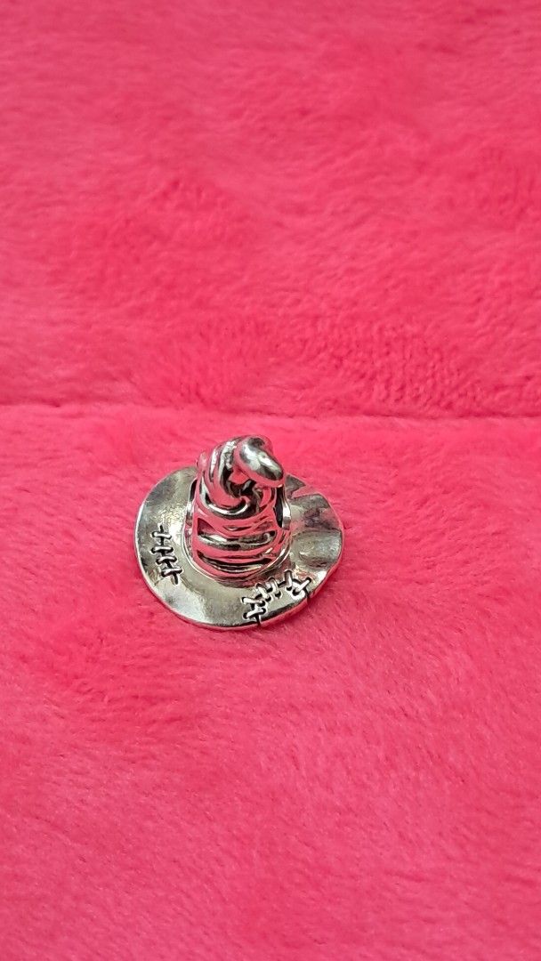 Pandora harry potter hat (Category: Charms) located in Santa Rosa. Submitted by majanice (Listing ID 1462276697, Image 2). Description: - Authentic Pandora charm - Material: Sterling Silver - Harry Potter hat - Features: Clear Pandora logo stamp - Perfect addition to Harry Potter fan.