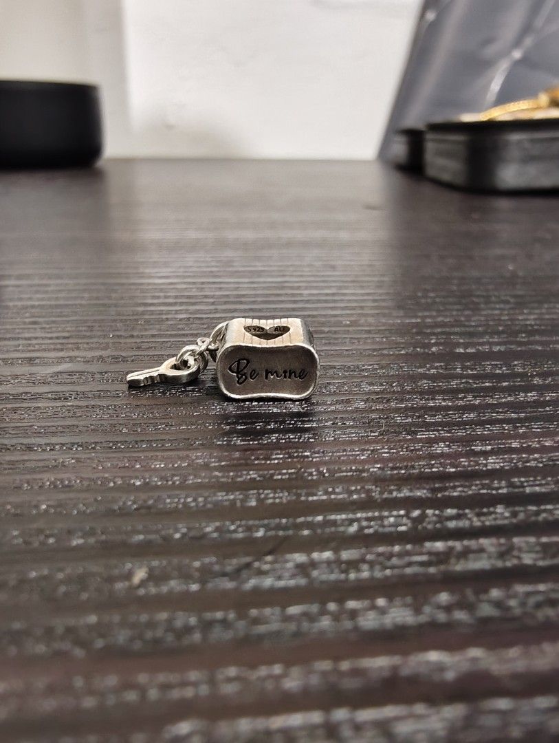 Pandora Padlock & Heart Key Charm (Category: Jewelry) located in Manila. Submitted by rivantolin (Listing ID 1462353026, Image 1). Description: .