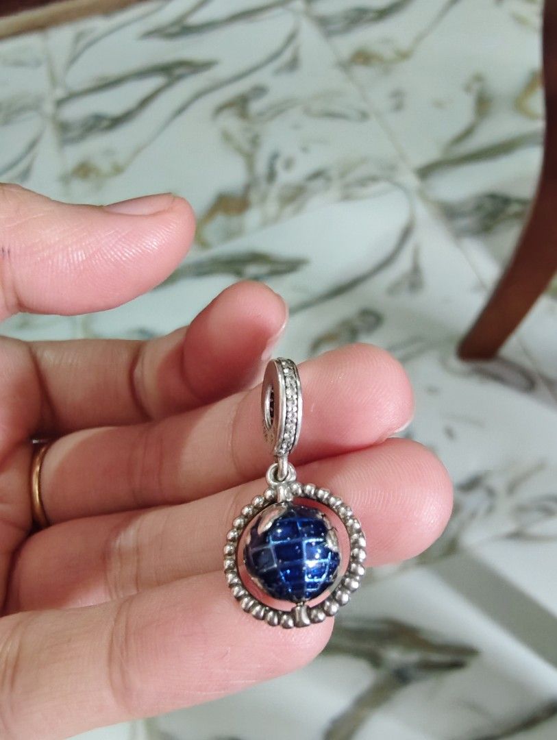 Pandora Spinning Globe Dangle Charm (Category: Jewelry) located in Manila. Submitted by rivantolin (Listing ID 1462352605, Image 2). Description: .