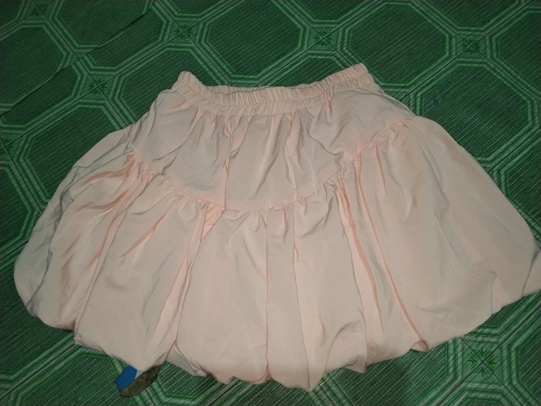 PASTEL PINK BUBBLE SKIRT (Category: Skirts) located in Marikina City. Submitted by juzzieies (Listing ID 1462366389, Image 1). Description: PINK BUBBLE SKIRT Super cute and girly pink bubble skirt! Has a trendy puffy/bubble silhouette that gives your outfit a fun and stylish look. Perfect for casual days, dates, parties, or when you just want to dress up a little. Details: • Pastel pink color • Fluffy bubble skirt design • Cute & feminine fit • E