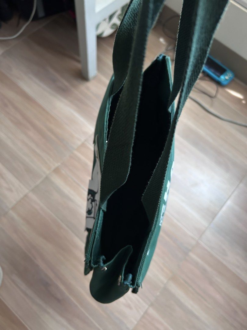 Peanuts Starbucks (Snoppy) (Category: Tote Bags) located in Ilagan. Submitted by pjmmo (Listing ID 1462366514, Image 3). Description: Large and High Capacity, still in very great condi .