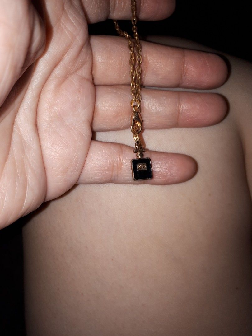 Perfume charm bracelet (Category: Bracelets) located in Quezon City. Submitted by secretluxuryshop (Listing ID 1462280898, Image 3). Description: .