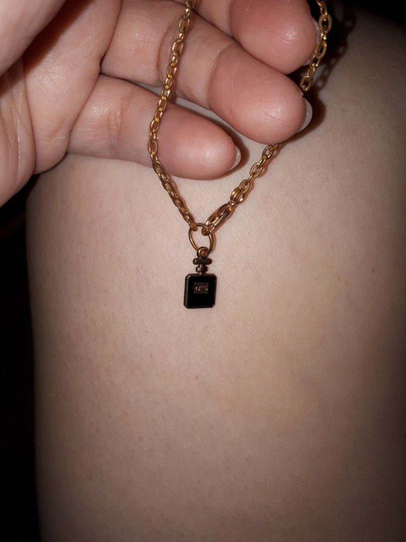 Perfume charm bracelet (Category: Bracelets) located in Quezon City. Submitted by secretluxuryshop (Listing ID 1462280898, Image 2). Description: .